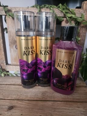 Bath & Body Works Dark Kiss Mist & Body Wash Bundle